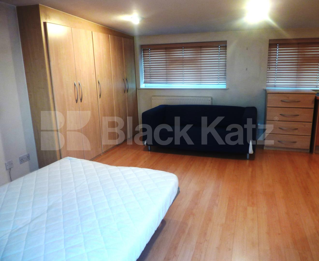 			NEW INSTRUCTION!, Studio Apartment, 1 bath, 1 reception Studio			 St Stephens Gardns, NOTTING HILL